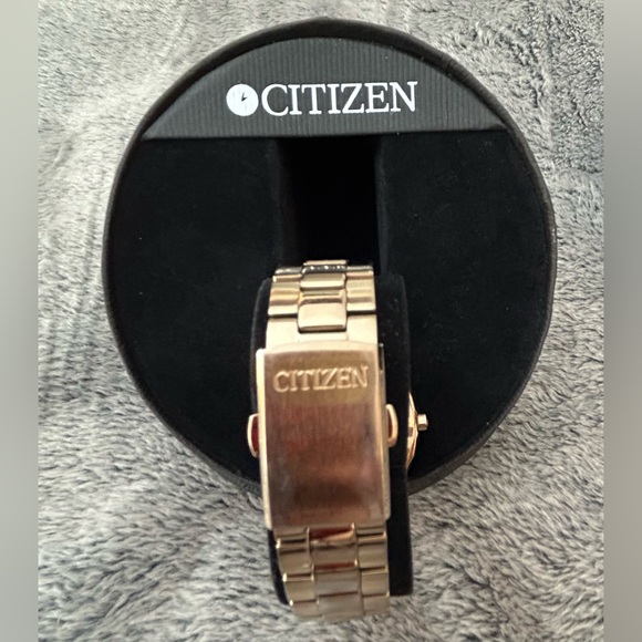 Citizen Eco-Drive 8637 Gold-tone Watch - Picture 6 of 17
